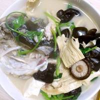 豆腐金针菇鱼头汤