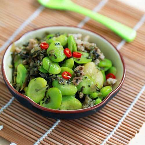 色香味俱全的蚕豆瓣炒火腿片
