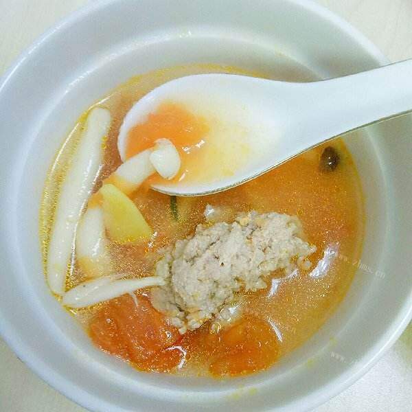 家常肉丸番茄鸡蛋汤米干 