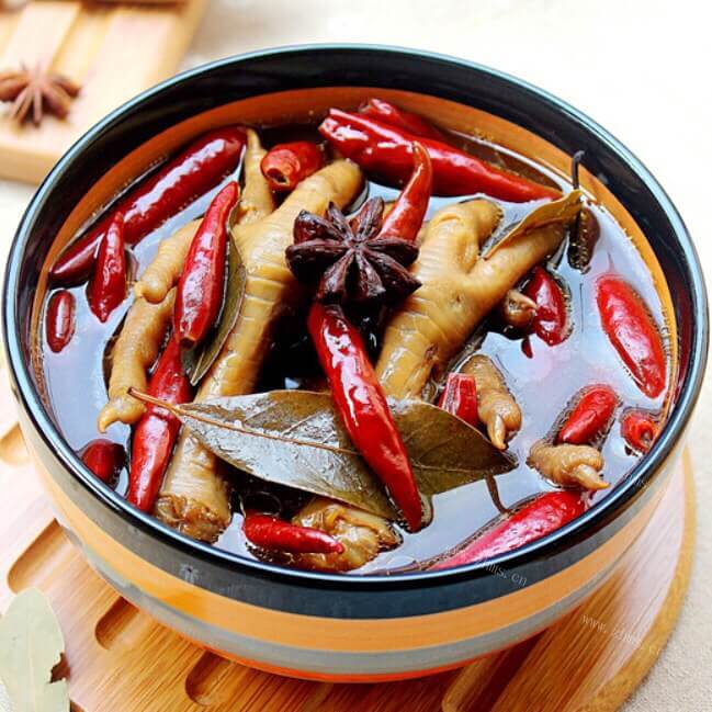 美味酱料鸡爪