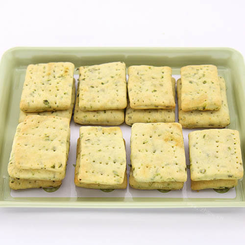 美味可口的海苔苏打饼干