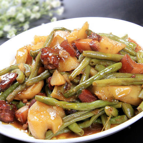 咸鲜味美的鸡腿炖豆角