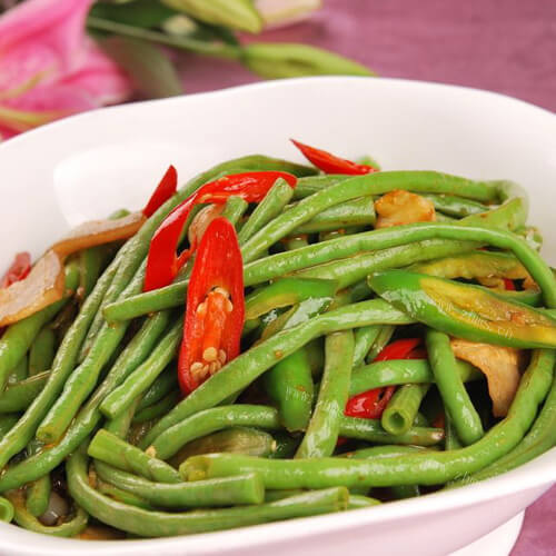 美味蒜蓉辣椒煸豆角