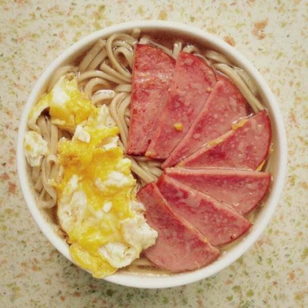 简易油菜火腿鸡蛋面