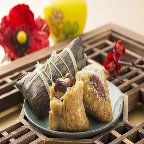 肉块糯米粽子