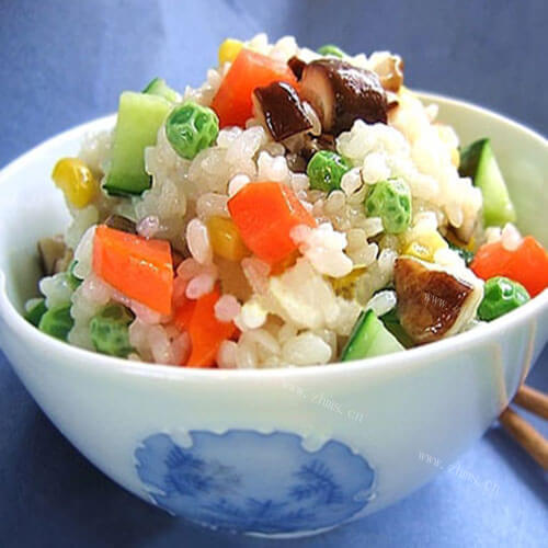 美味的鸡油五彩炒饭 
