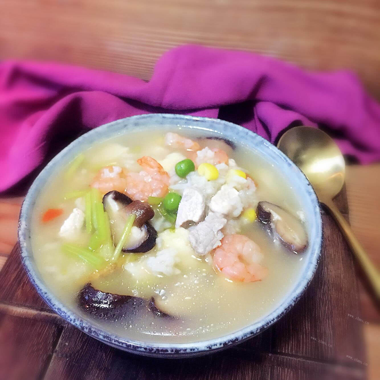可口的香菇豌豆瘦肉粥