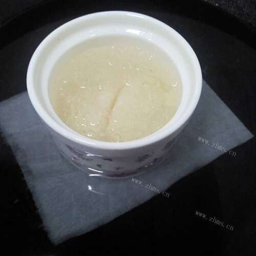 好喝的雪燕炖梨
