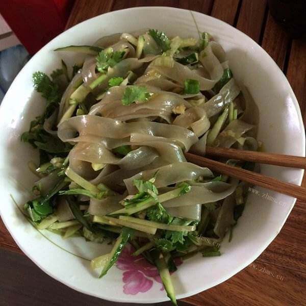 好吃的凉拌东北大拉皮