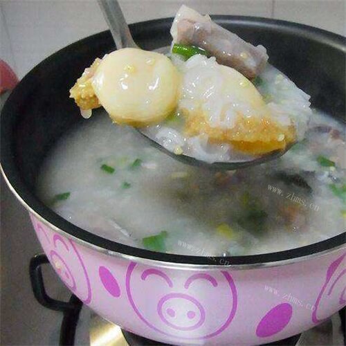 家常鱼皮排骨鲍鱼粥