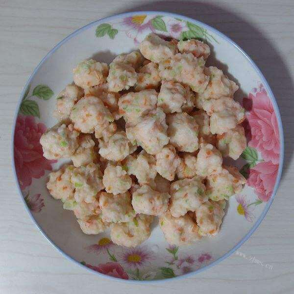 美味香芹虾丸
