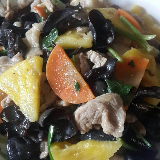 营养的虫草猪肉炒木耳