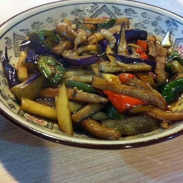美味的蒜蓉炒三宝