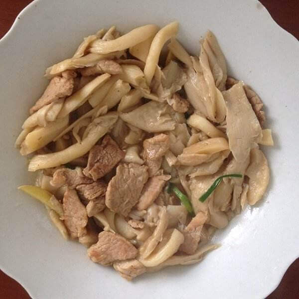 好吃的平菇肉片