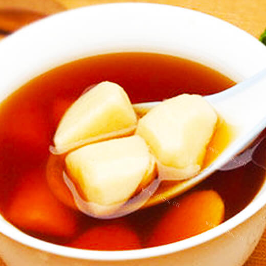 诱人的腊鸡山药汤 