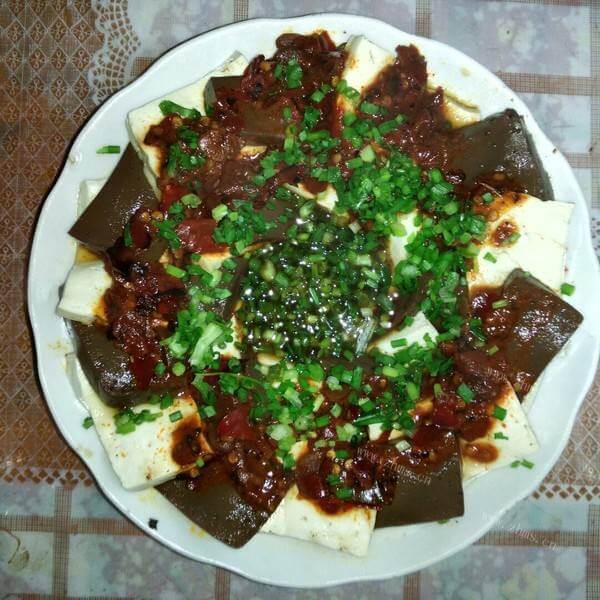 香喷喷的香辣鸭血豆腐 