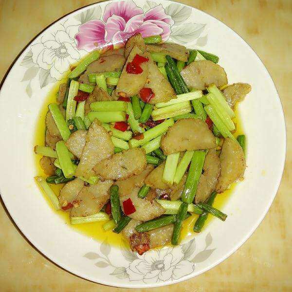 诱人的辣炒蒜薹