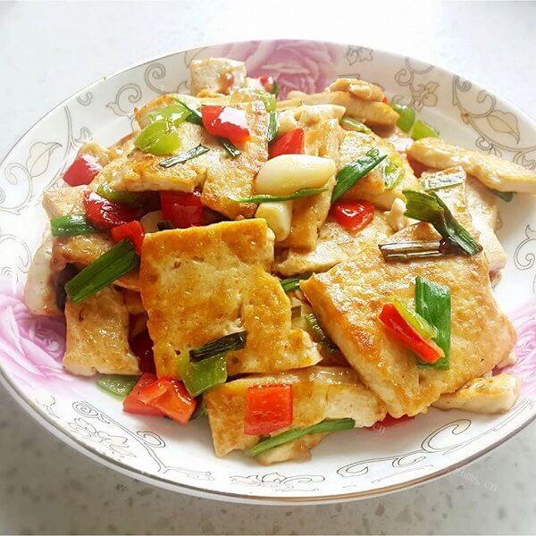 回味无穷的五花肉煎豆腐