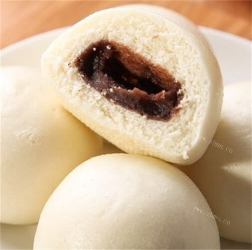 美味的广式豆沙包