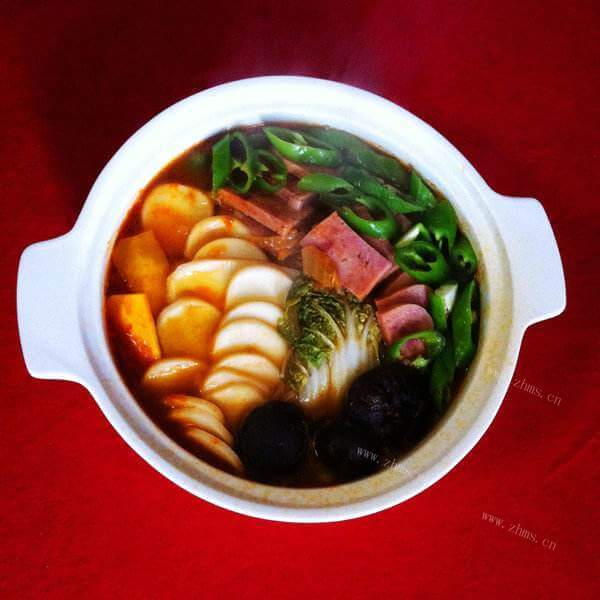 美味的黑木耳豆腐泡菜锅 