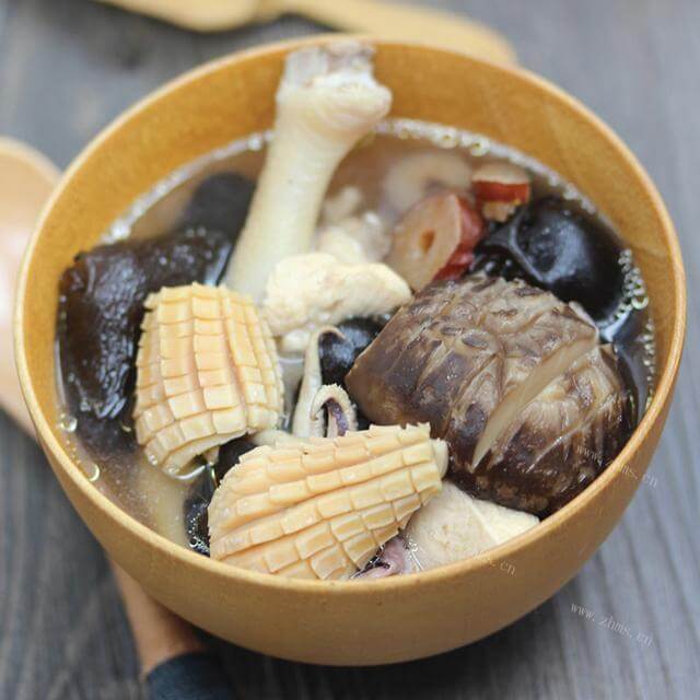 健康墨鱼肉饼汤