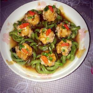 美味的蒸酿豆角