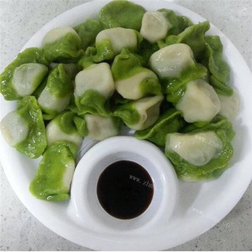 美味的波菜馅饺子
