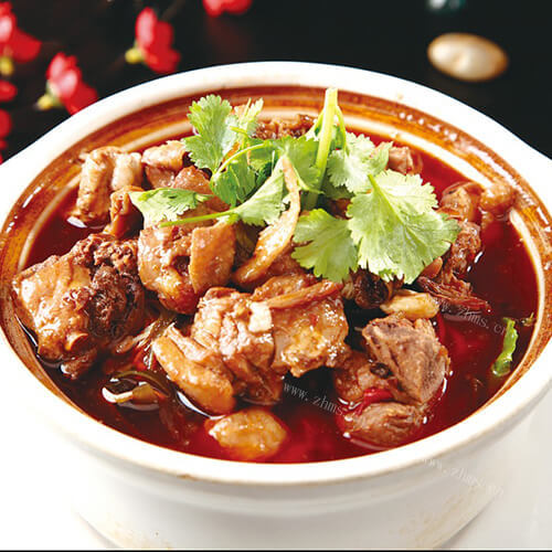 美味的砂锅鸡块