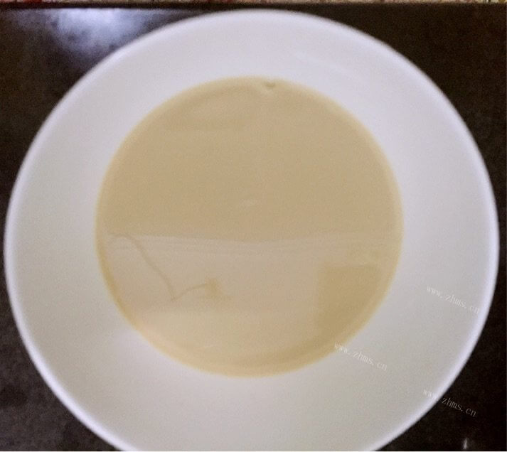 自制香醇奶茶做法图解3)