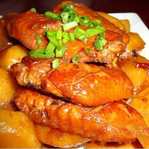 美味的红烧土豆鸡翅根