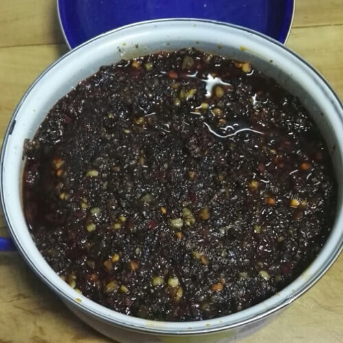 美味的秘制老干爹牛肉香辣酱