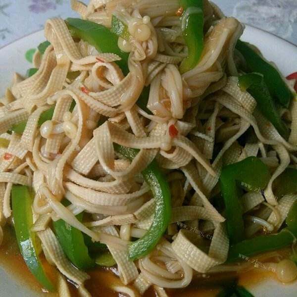 美味的莴笋拌千张