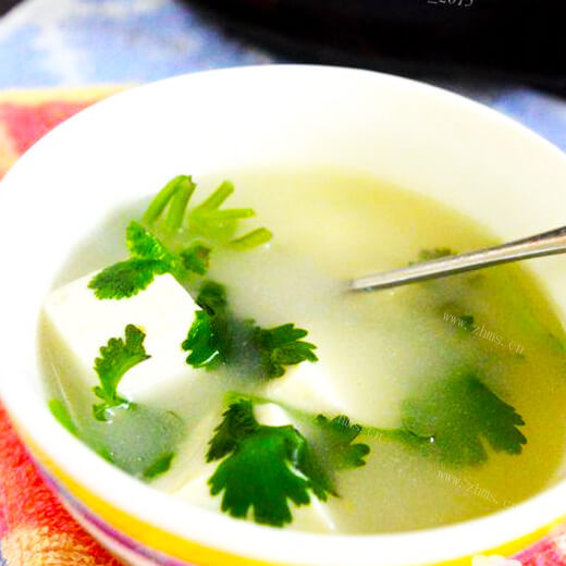 自制香菜豆腐鱼汤