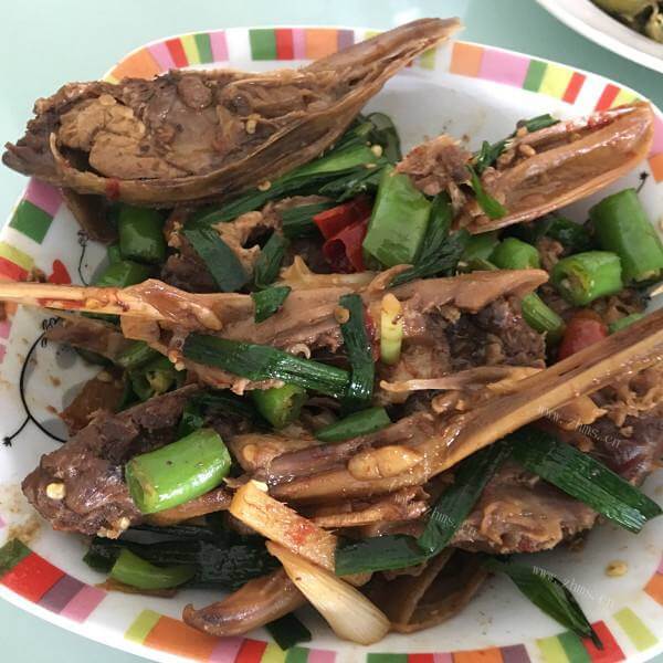 美味的香辣鸭头鸭脖子