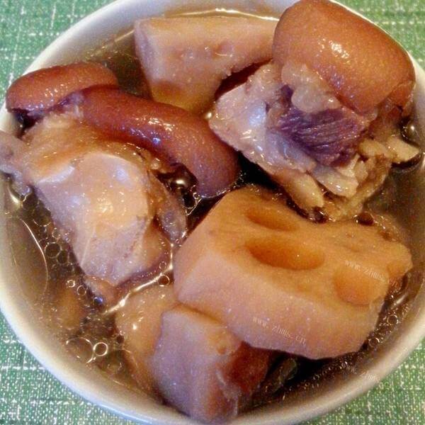 大受欢迎的蹄膀莲藕汤