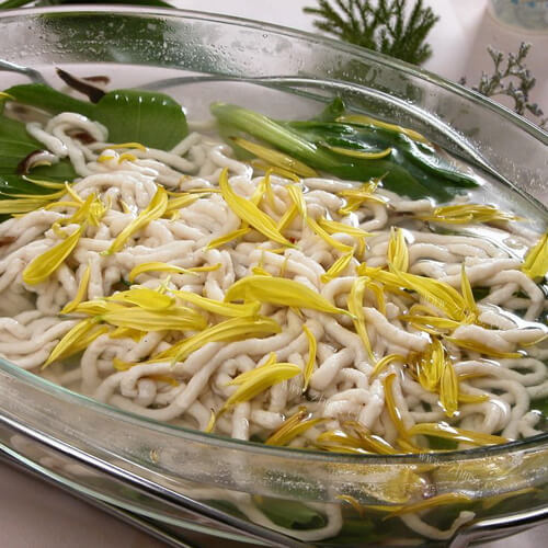 好吃的菊花菜面