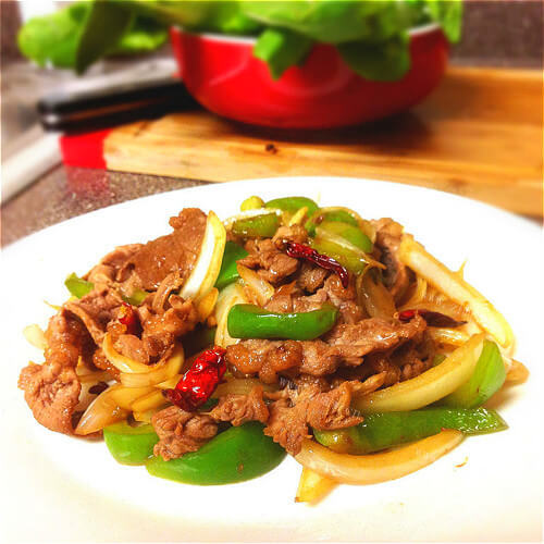 美味的肥牛炒青椒