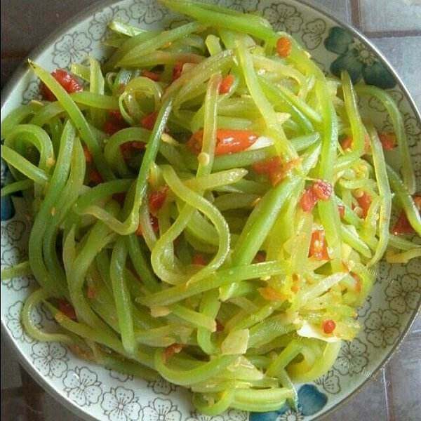美味的培根莴笋丝