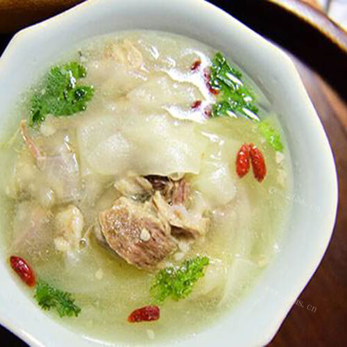 家常铁锅老黄瓜牛肉汤