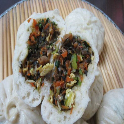 好吃的香椿鸡蛋包子