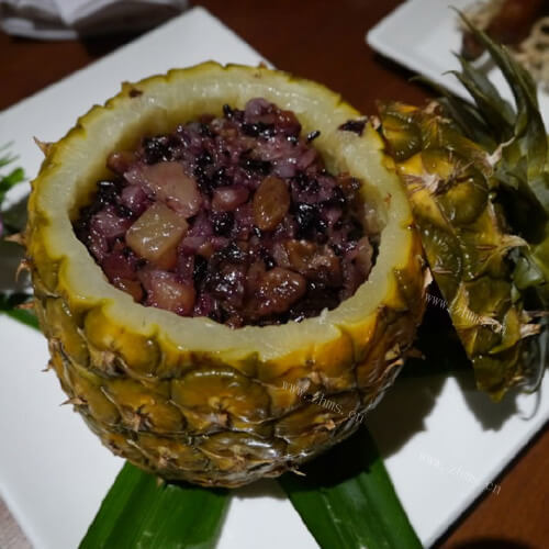 酸甜可口的混搭菠萝饭