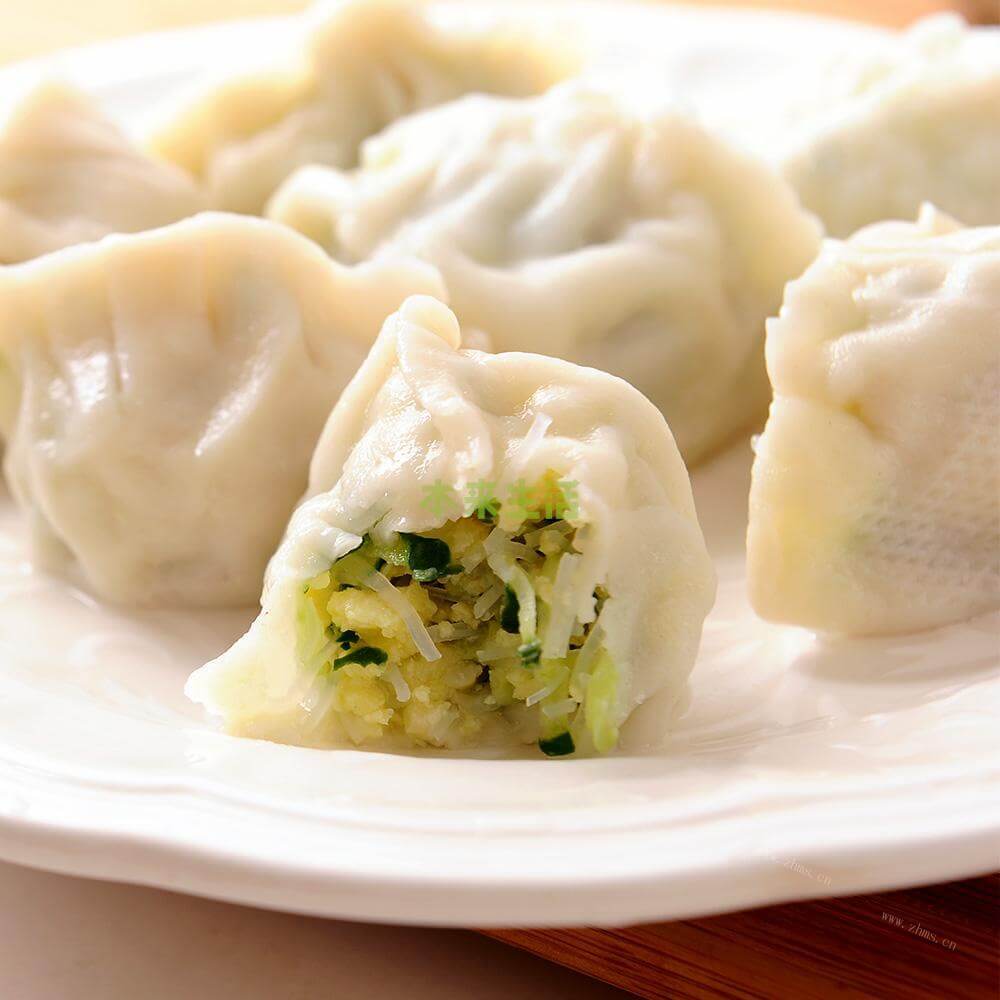 美味的韭菜粉丝饺子