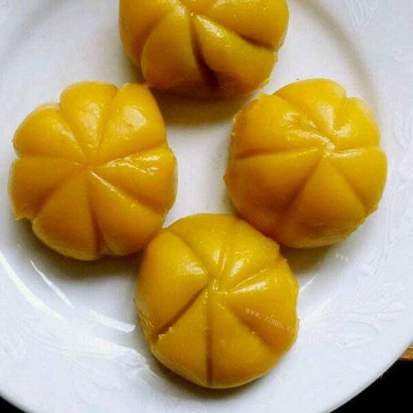 清香南瓜豆沙团子