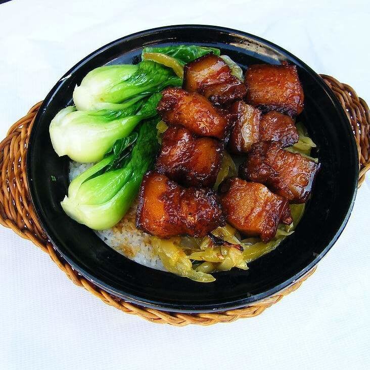 美味的猪肉煲仔饭