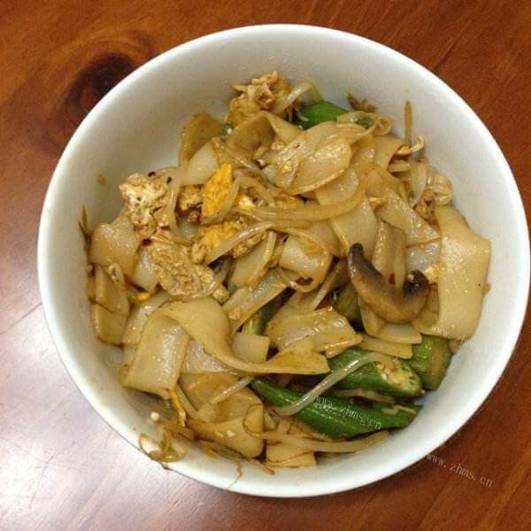 常吃不腻的豆芽炒河粉