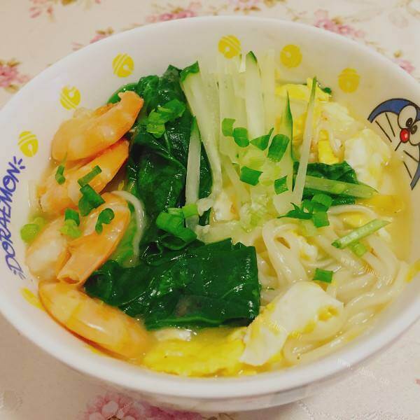 鲜美的鲜虾意粉汤