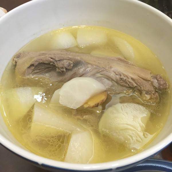 美味的茶树菇番鸭汤
