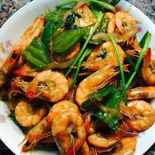 美味的青椒炒明虾
