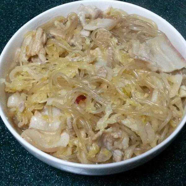 拿手菜酸菜炖粉条猪肉