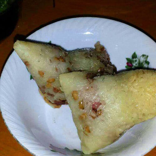 腊肉花生粽子